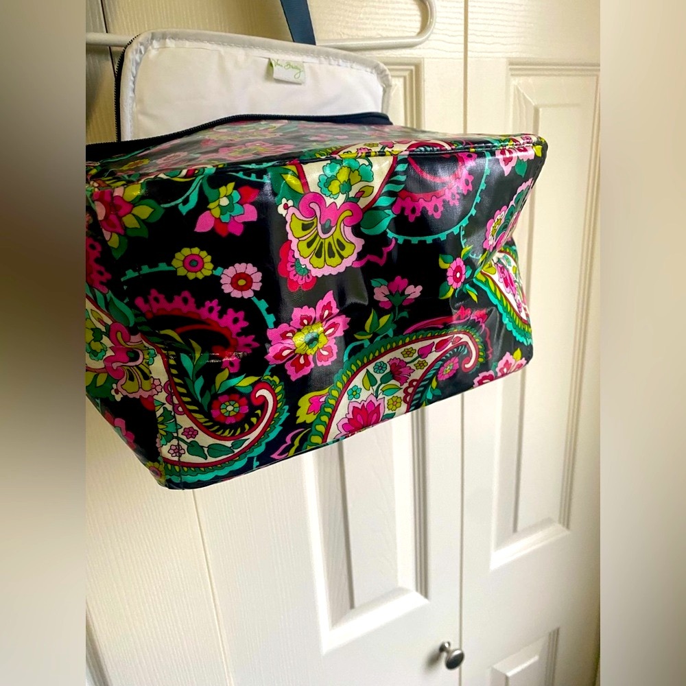 New Vera Bradley Insulated Cooler Floral Patterned Crossbody Bag - Picture 6 of 6